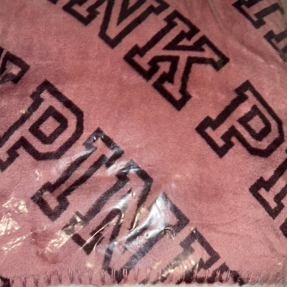 PINK Victoria’s Secret Cozy Throw Blanket - Picture 3 of 4